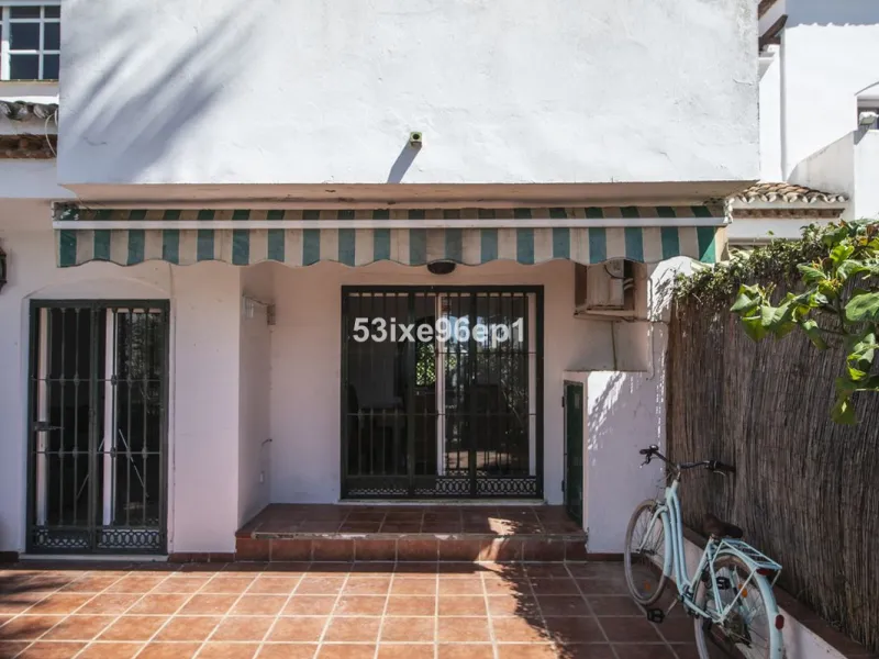 Spacious Semi-Detached Home in El Padrón, Estepona