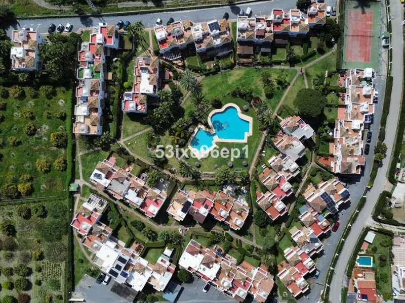Spacious Semi-Detached Home in El Padrón, Estepona