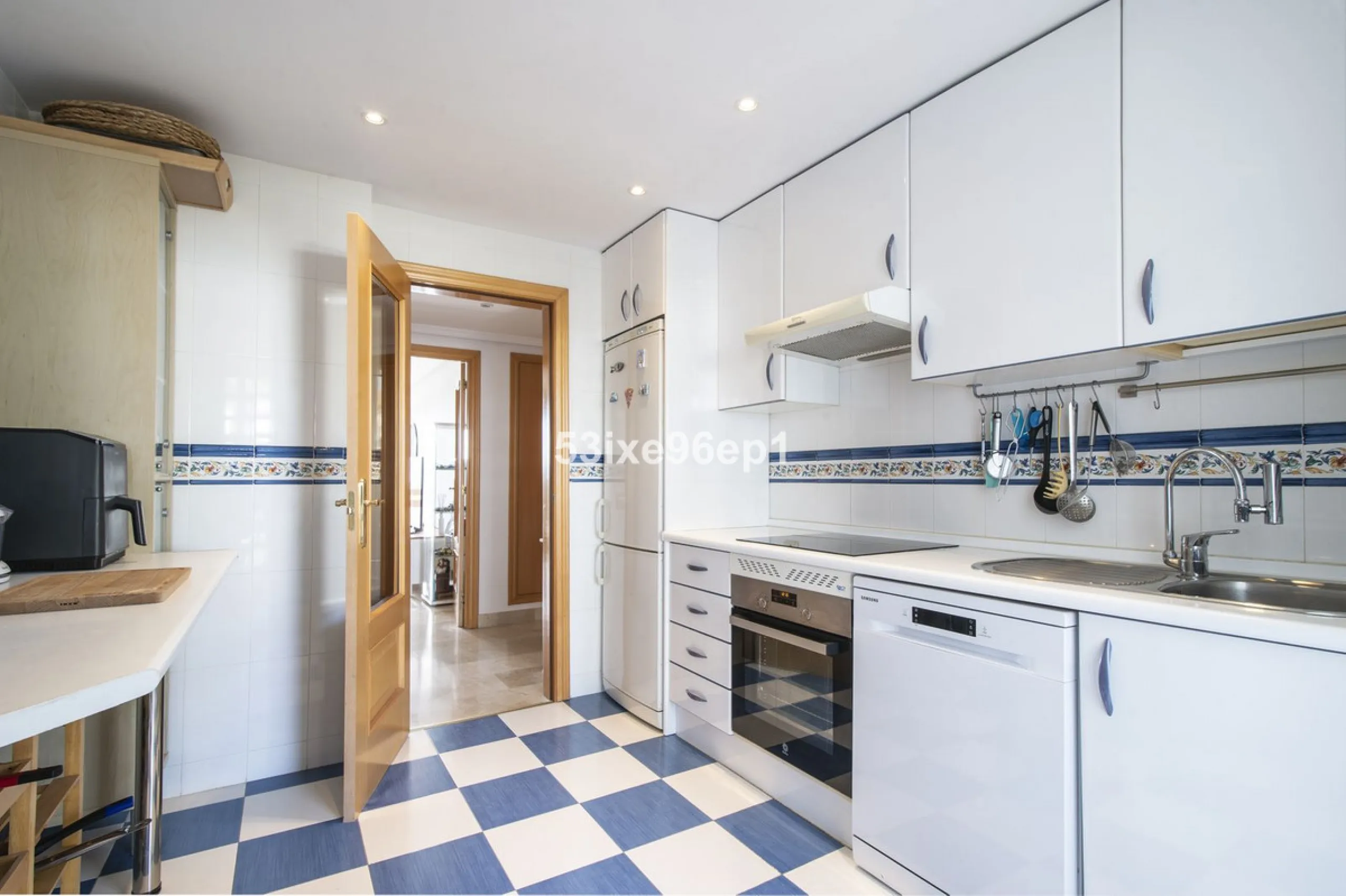 Middle Floor Apartment, Selwo, Costa del Sol.