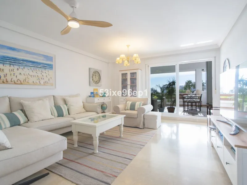 Middle Floor Apartment, Selwo, Costa del Sol.