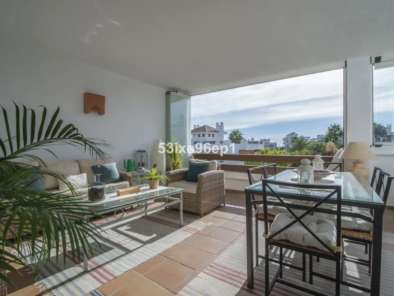 Middle Floor Apartment, Selwo, Costa del Sol.