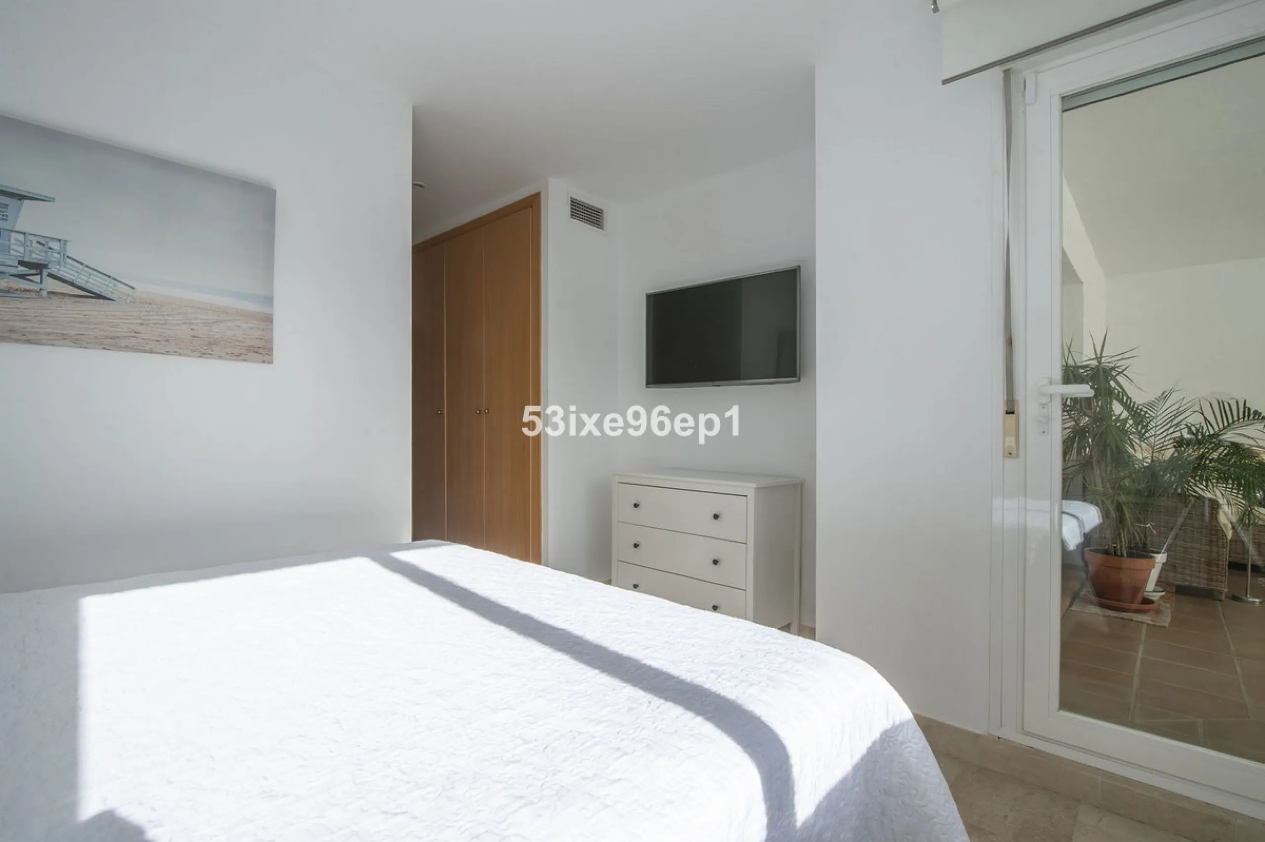 Middle Floor Apartment, Selwo, Costa del Sol.