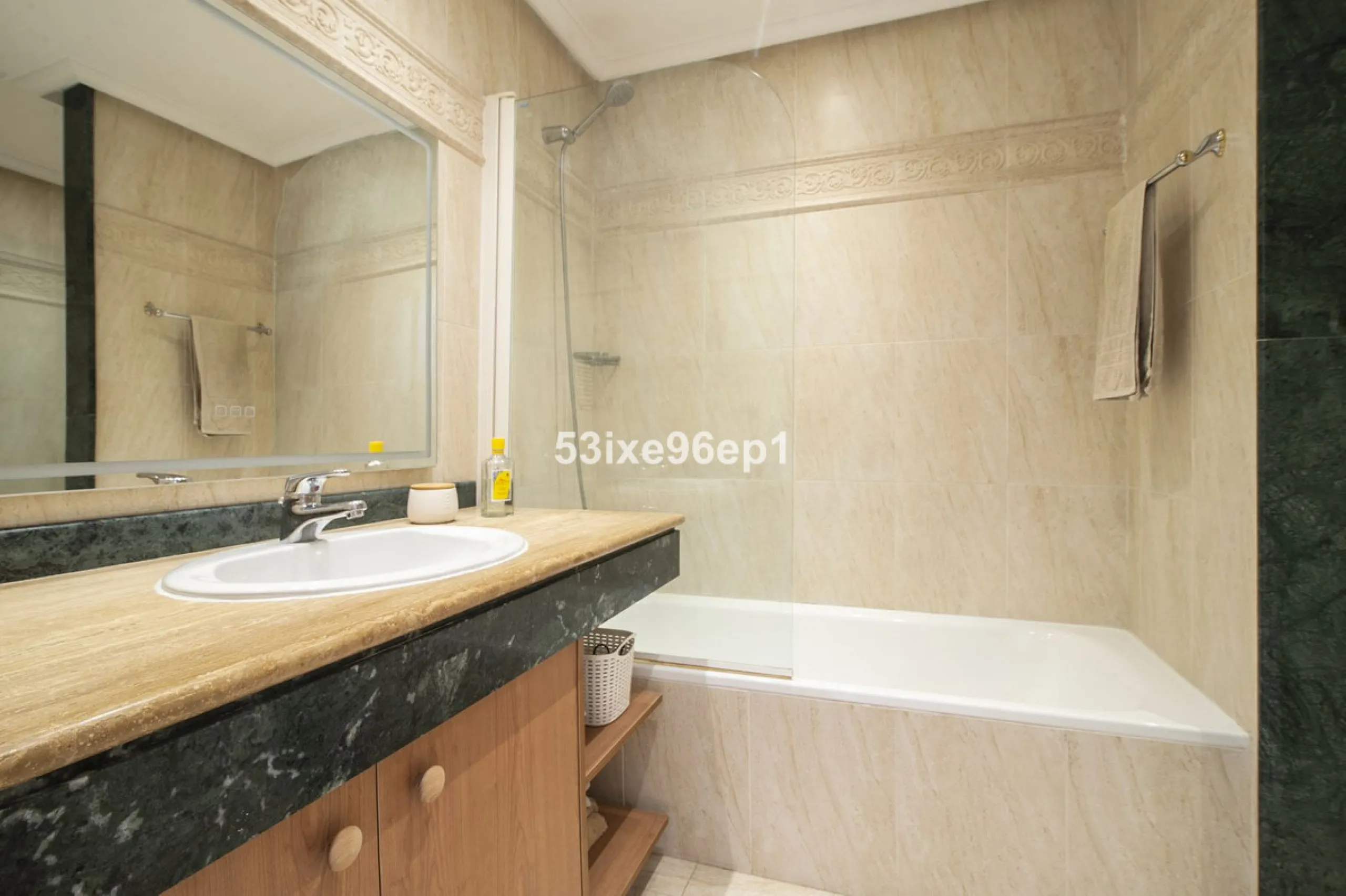 Middle Floor Apartment, Selwo, Costa del Sol.
