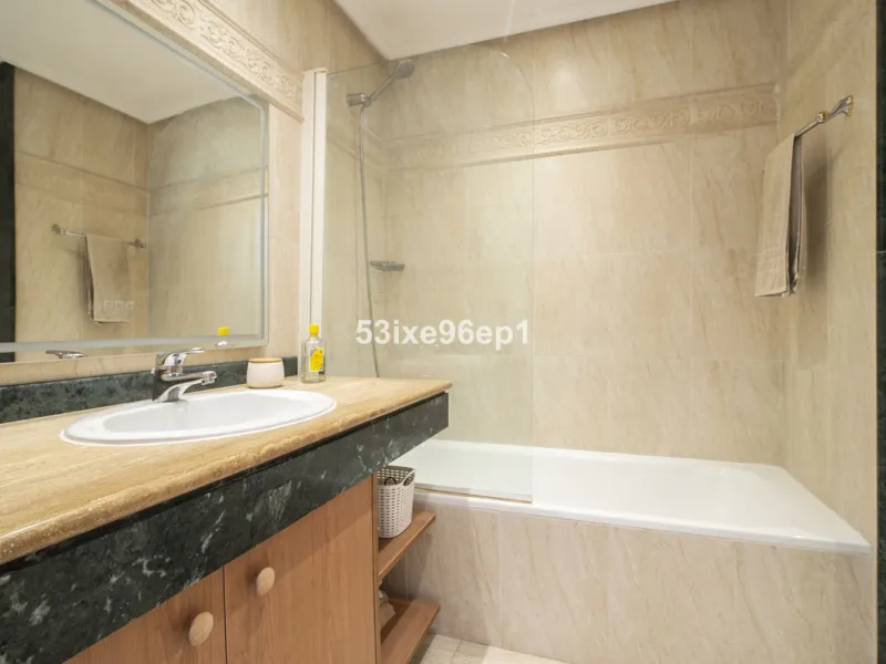Middle Floor Apartment, Selwo, Costa del Sol.
