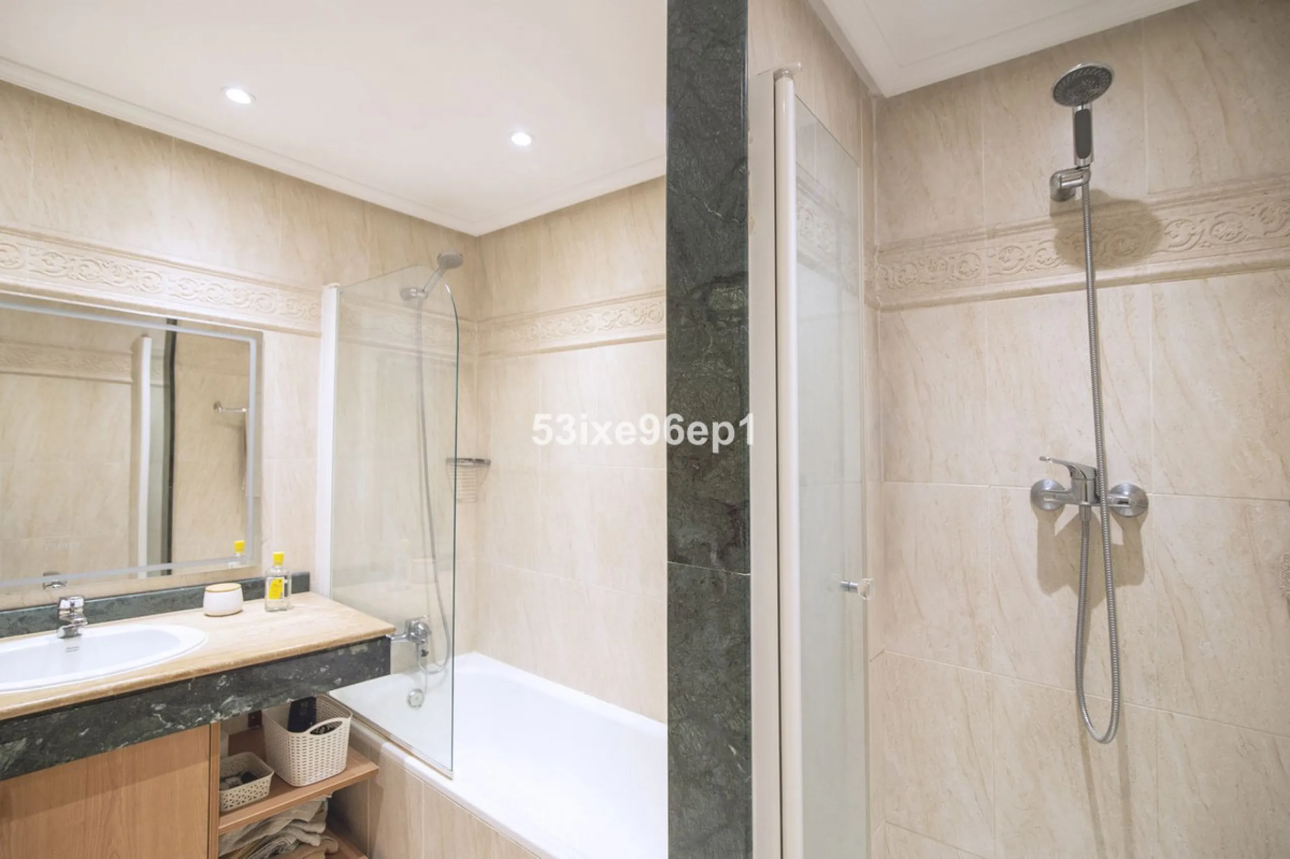 Middle Floor Apartment, Selwo, Costa del Sol.