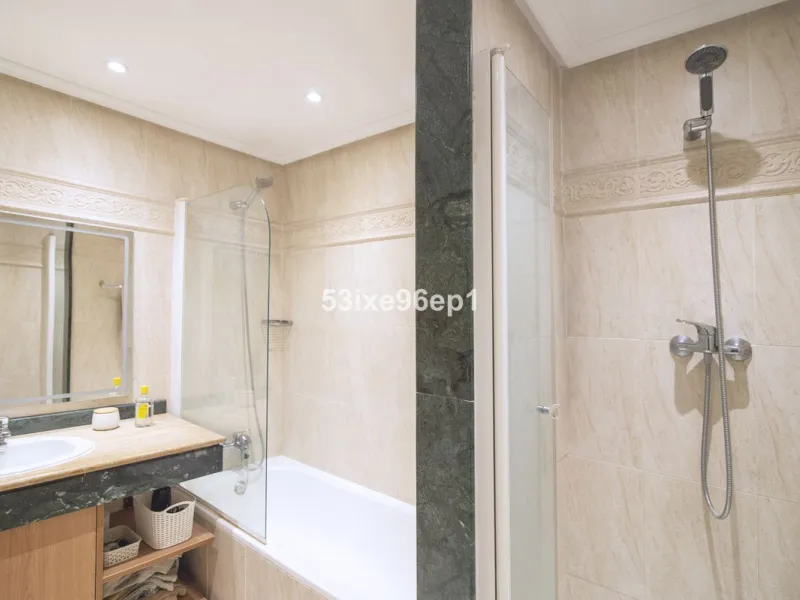 Middle Floor Apartment, Selwo, Costa del Sol.