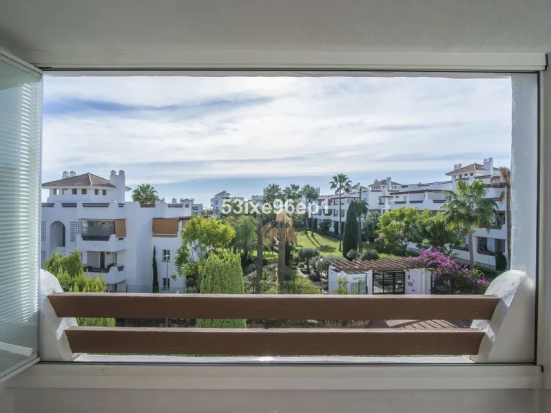 Middle Floor Apartment, Selwo, Costa del Sol.