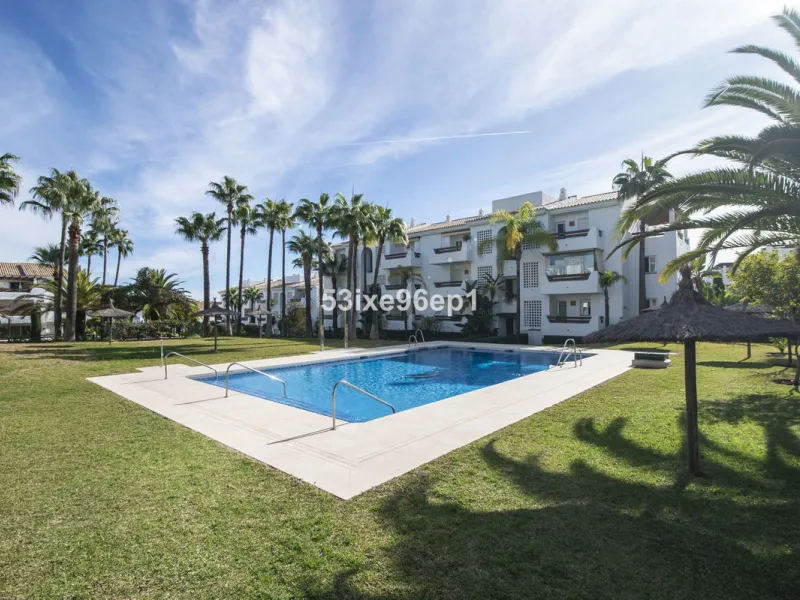Middle Floor Apartment, Selwo, Costa del Sol.