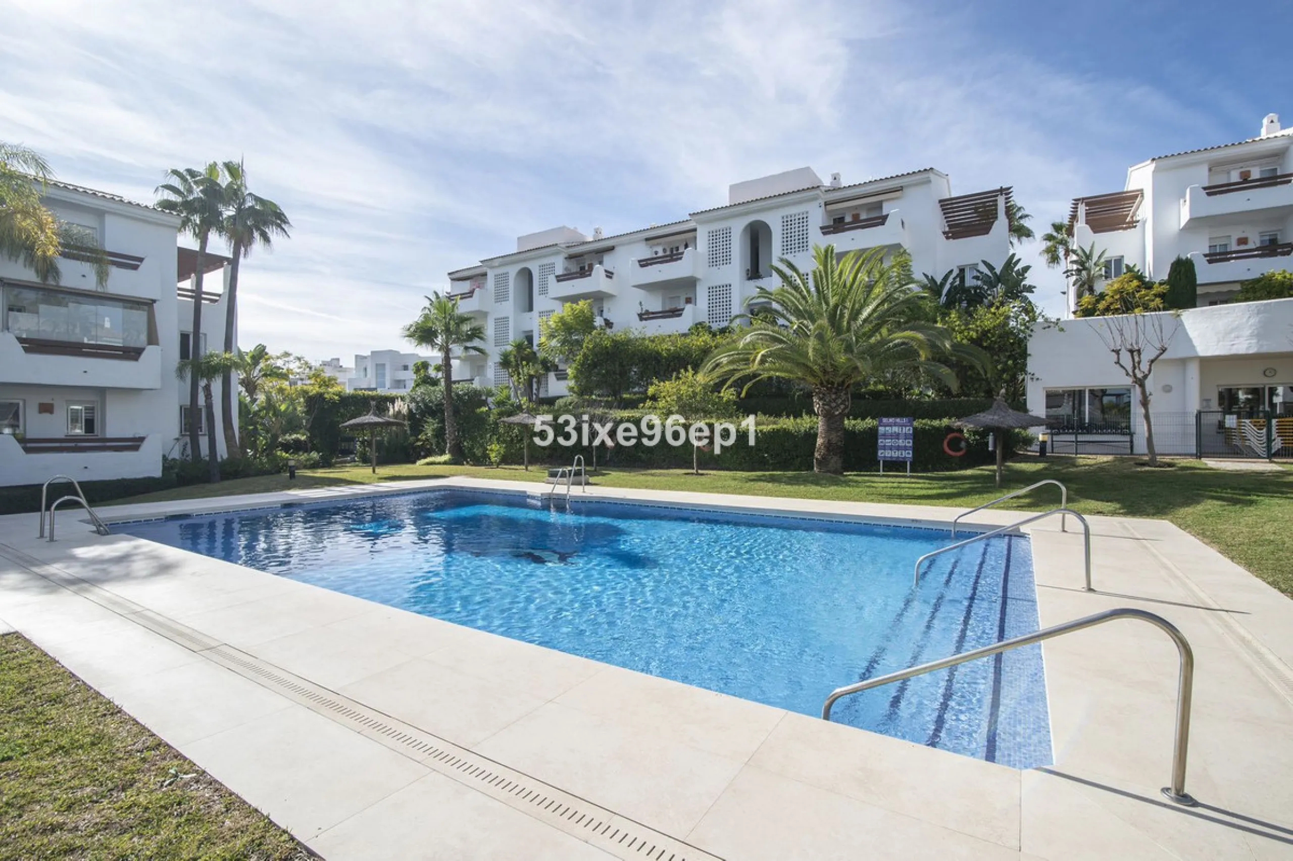 Middle Floor Apartment, Selwo, Costa del Sol.