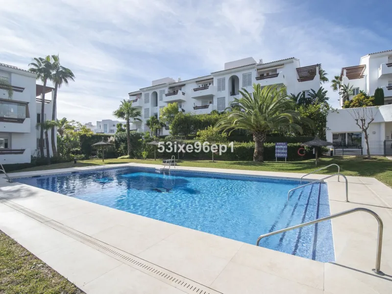 Middle Floor Apartment, Selwo, Costa del Sol.