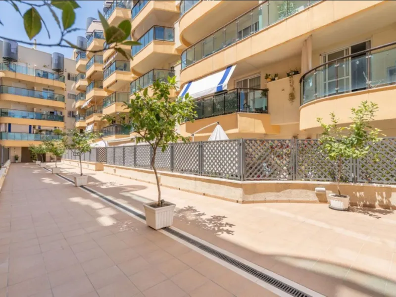 Apartment - Ground Floor Apartment в продаже в Estepona, Málaga. В доме 1 спален и 1 ванных комнат. Площадь дома 63 м²