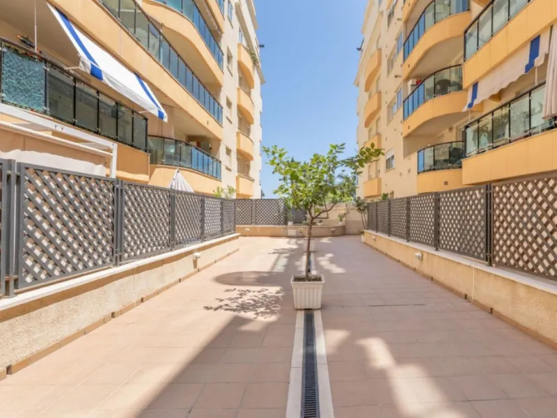 Apartment - Ground Floor Apartment в продаже в Estepona, Málaga. В доме 1 спален и 1 ванных комнат. Площадь дома 63 м²