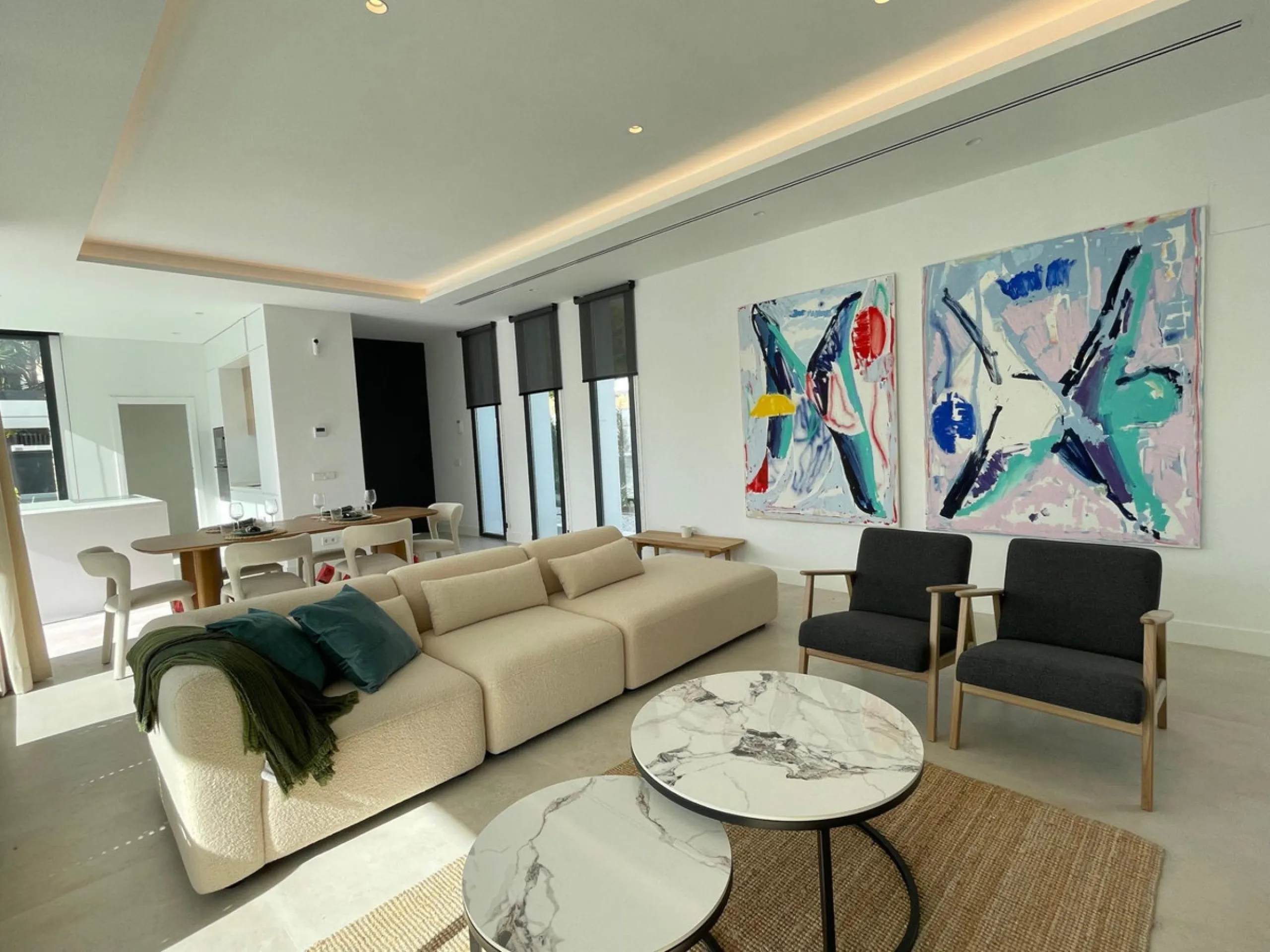House - Detached Villa в продаже в Estepona, Málaga. В доме 6 спален и 5 ванных комнат. Площадь дома 418 м². Площадь участка 645 м²
