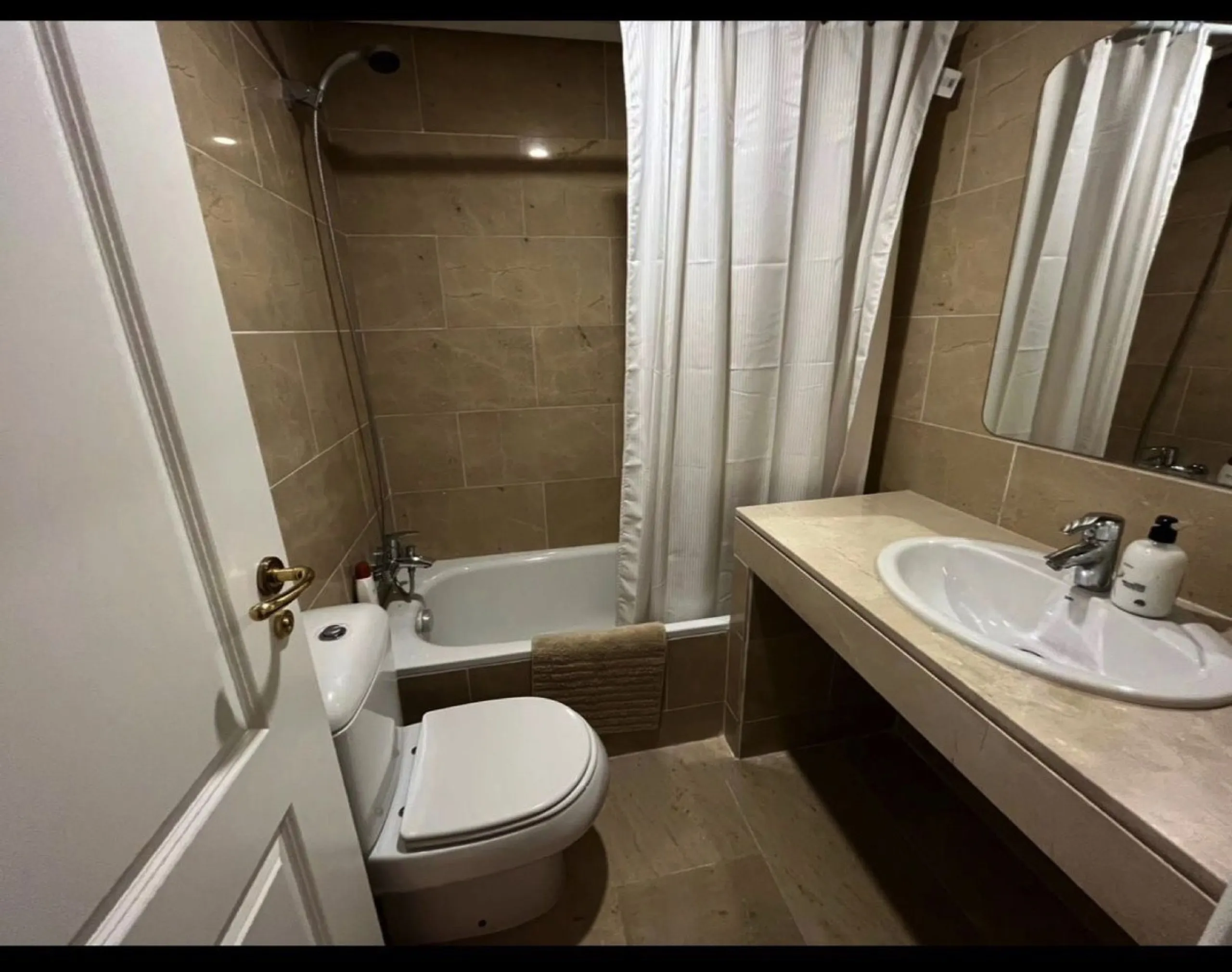 Semi-Furnished Apartment in the Exclusive Urb. Coto Real Duquesa, Manilva – 4 Pools and Move-In Ready!