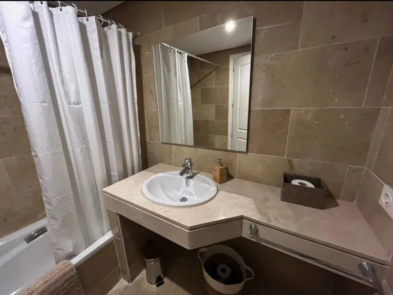 Semi-Furnished Apartment in the Exclusive Urb. Coto Real Duquesa, Manilva – 4 Pools and Move-In Ready!