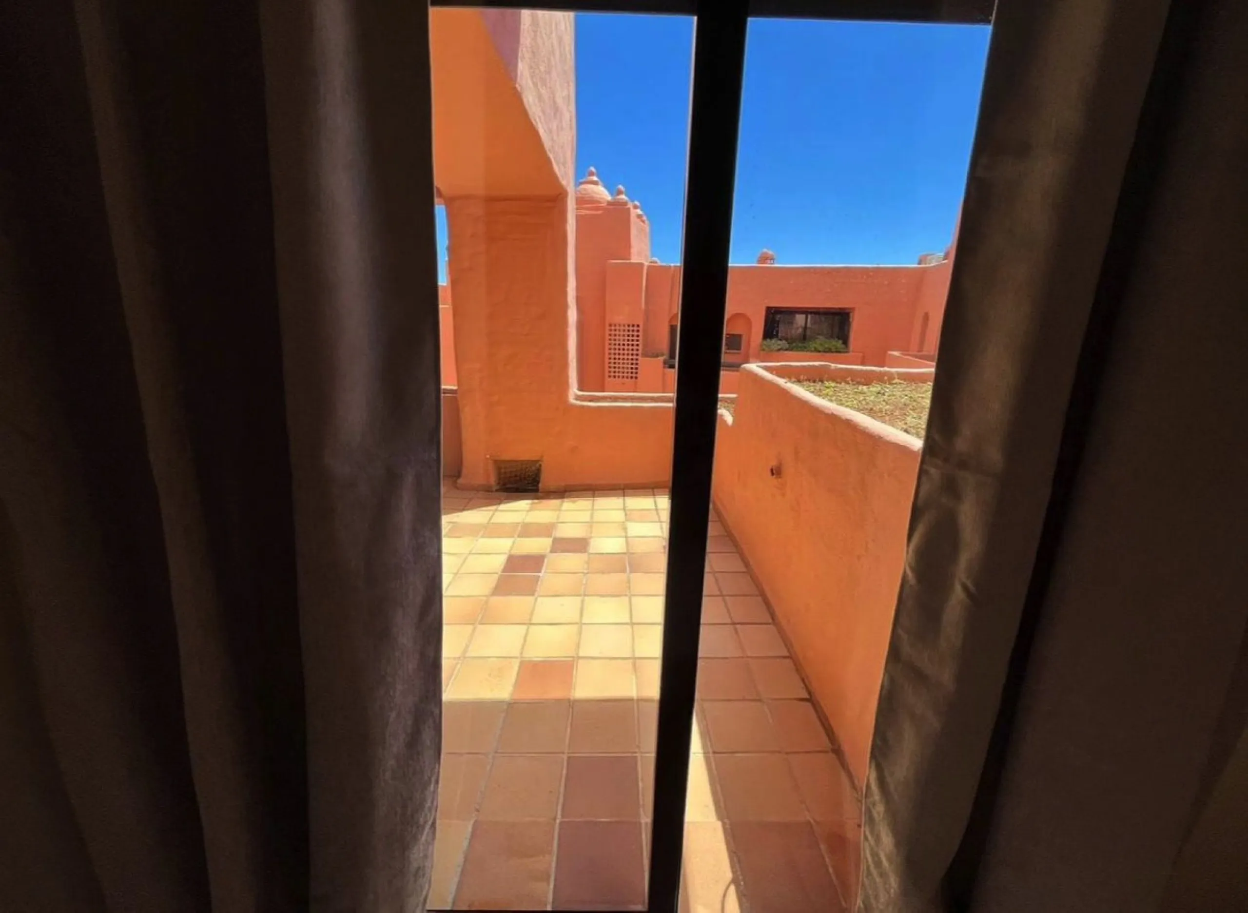 Semi-Furnished Apartment in the Exclusive Urb. Coto Real Duquesa, Manilva – 4 Pools and Move-In Ready!