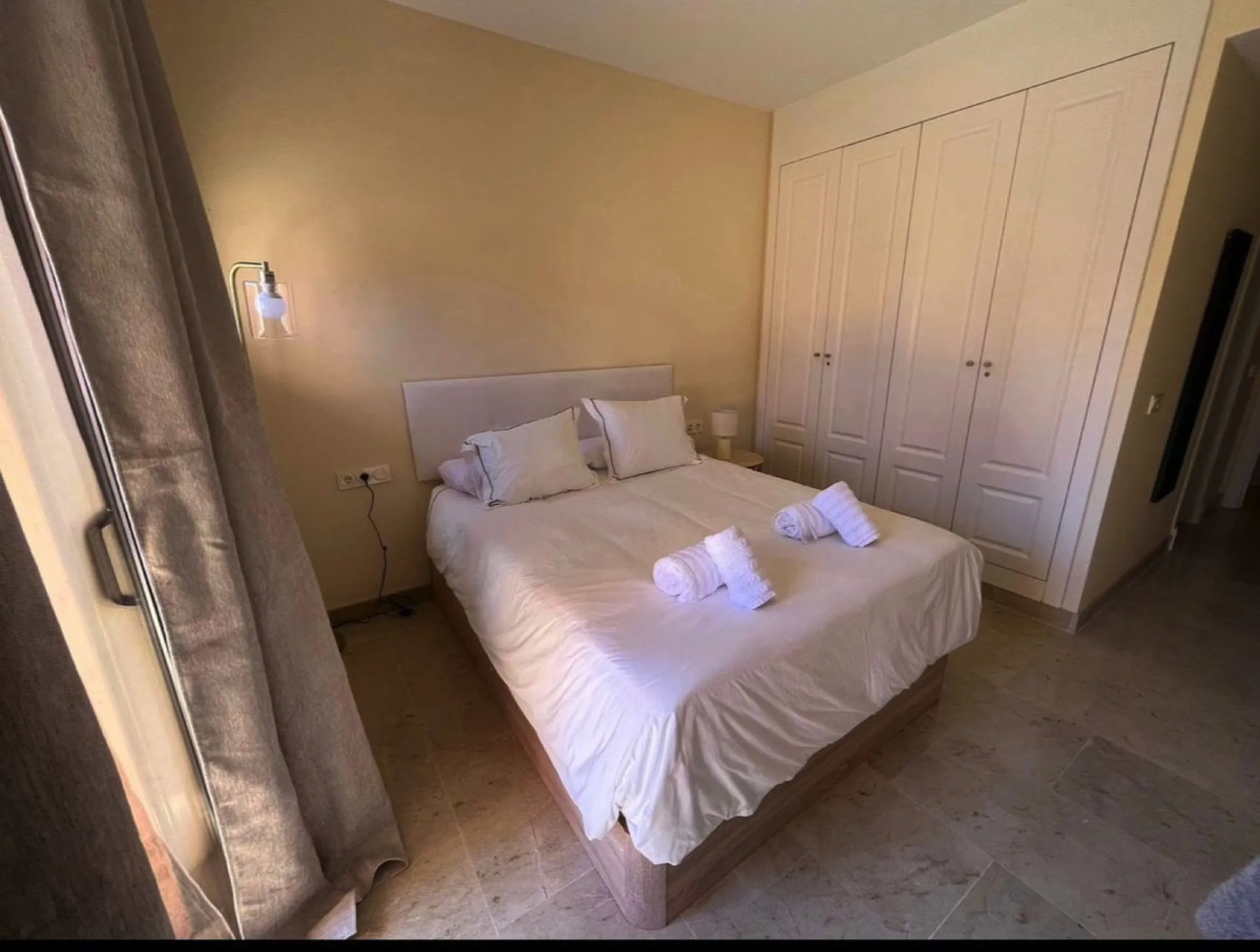 Semi-Furnished Apartment in the Exclusive Urb. Coto Real Duquesa, Manilva – 4 Pools and Move-In Ready!