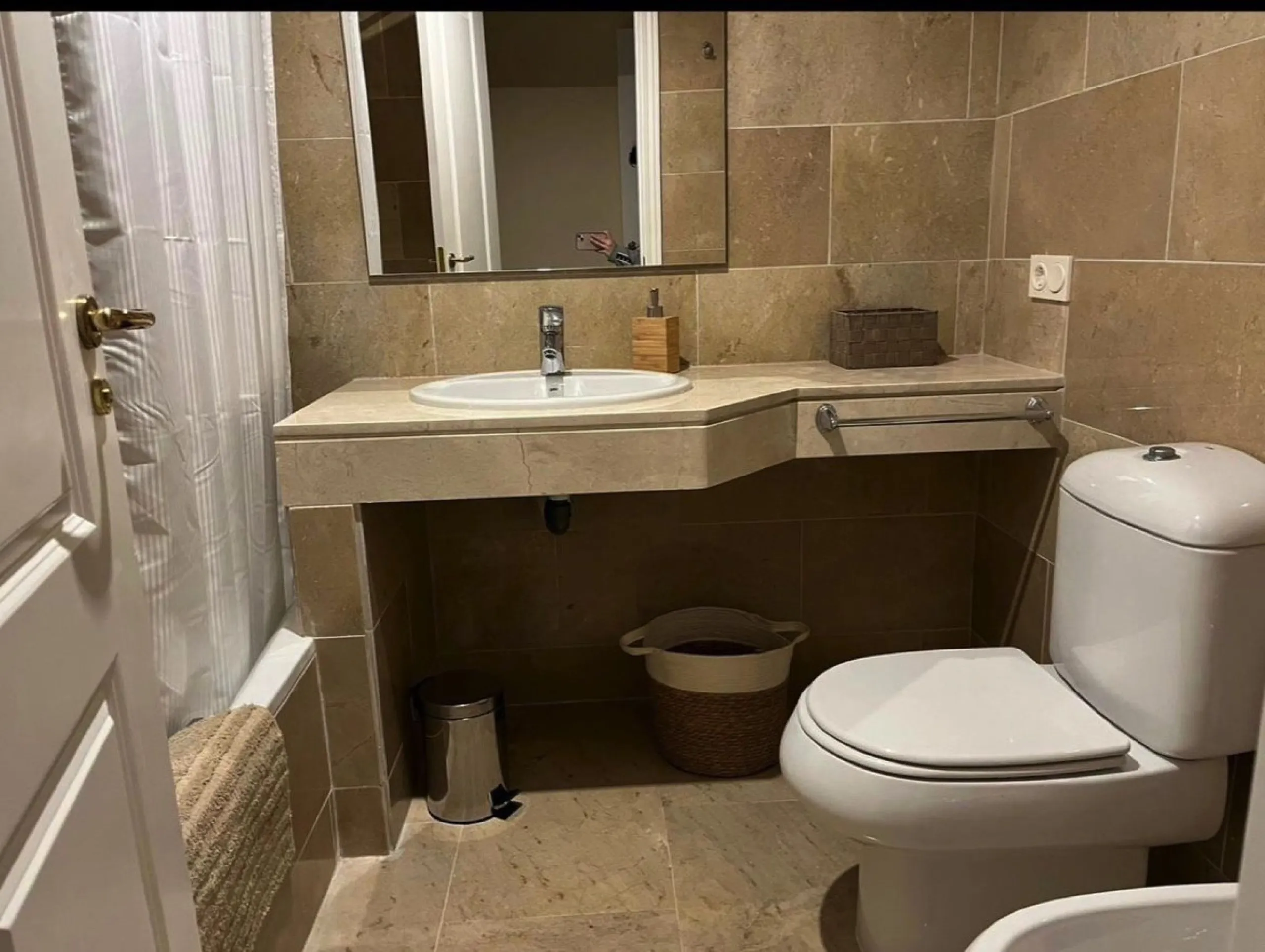 Semi-Furnished Apartment in the Exclusive Urb. Coto Real Duquesa, Manilva – 4 Pools and Move-In Ready!