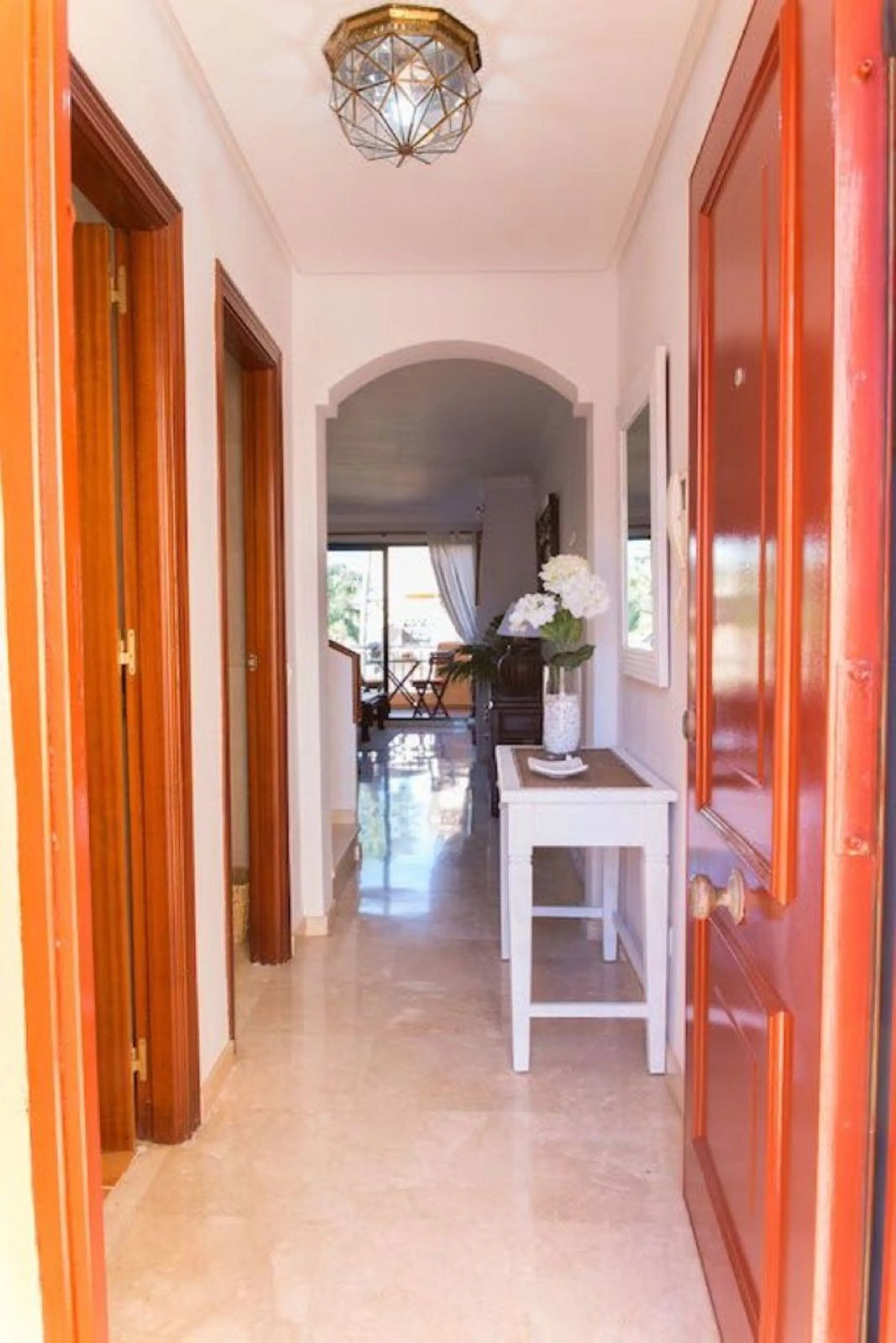 A unique investment opportunity in Puerto de la Duquesa, Manilva, Málaga. Located in one of the most exclusive and sought-after areas of Manilva, this stunning 3-bedroom duplex penthouse combines luxury, comfort, and excellent investment potential. First 