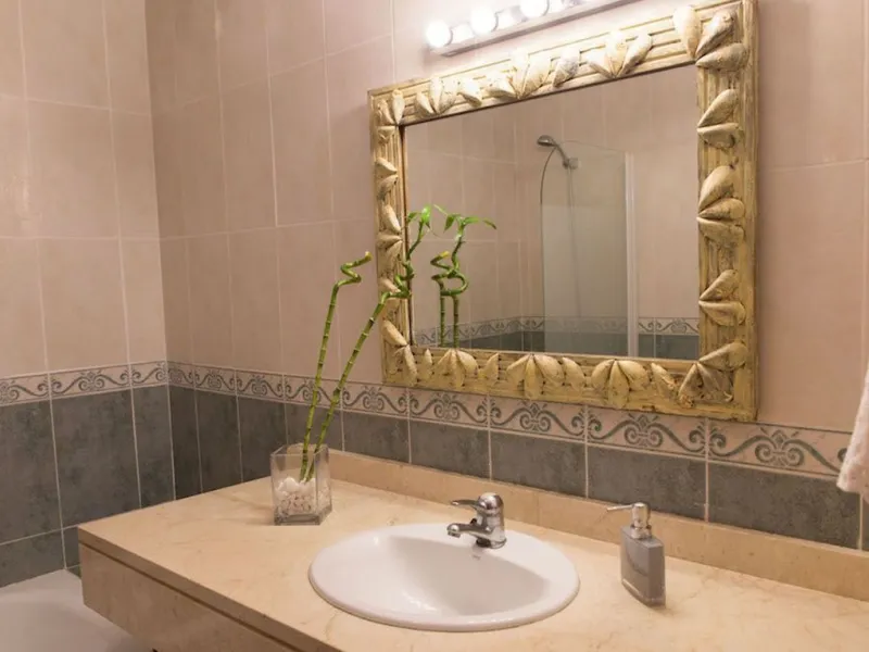 A unique investment opportunity in Puerto de la Duquesa, Manilva, Málaga. Located in one of the most exclusive and sought-after areas of Manilva, this stunning 3-bedroom duplex penthouse combines luxury, comfort, and excellent investment potential. First 