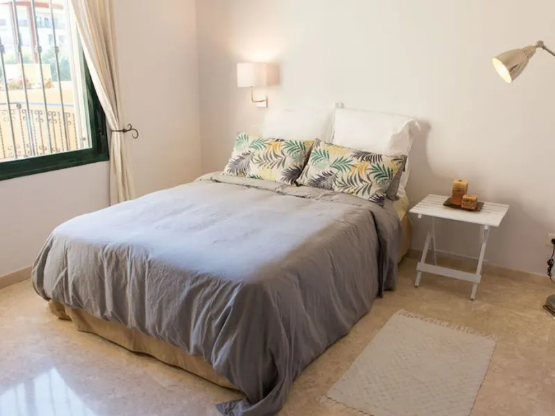 A unique investment opportunity in Puerto de la Duquesa, Manilva, Málaga. Located in one of the most exclusive and sought-after areas of Manilva, this stunning 3-bedroom duplex penthouse combines luxury, comfort, and excellent investment potential. First 