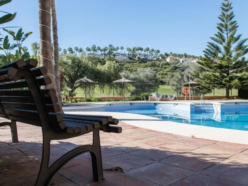 A unique investment opportunity in Puerto de la Duquesa, Manilva, Málaga. Located in one of the most exclusive and sought-after areas of Manilva, this stunning 3-bedroom duplex penthouse combines luxury, comfort, and excellent investment potential. First 