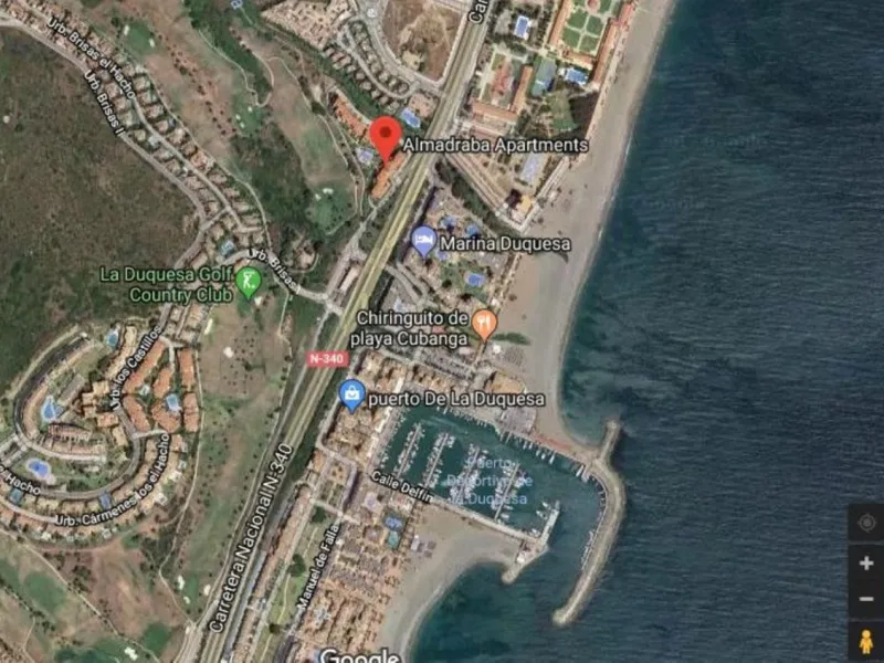 A unique investment opportunity in Puerto de la Duquesa, Manilva, Málaga. Located in one of the most exclusive and sought-after areas of Manilva, this stunning 3-bedroom duplex penthouse combines luxury, comfort, and excellent investment potential. First 