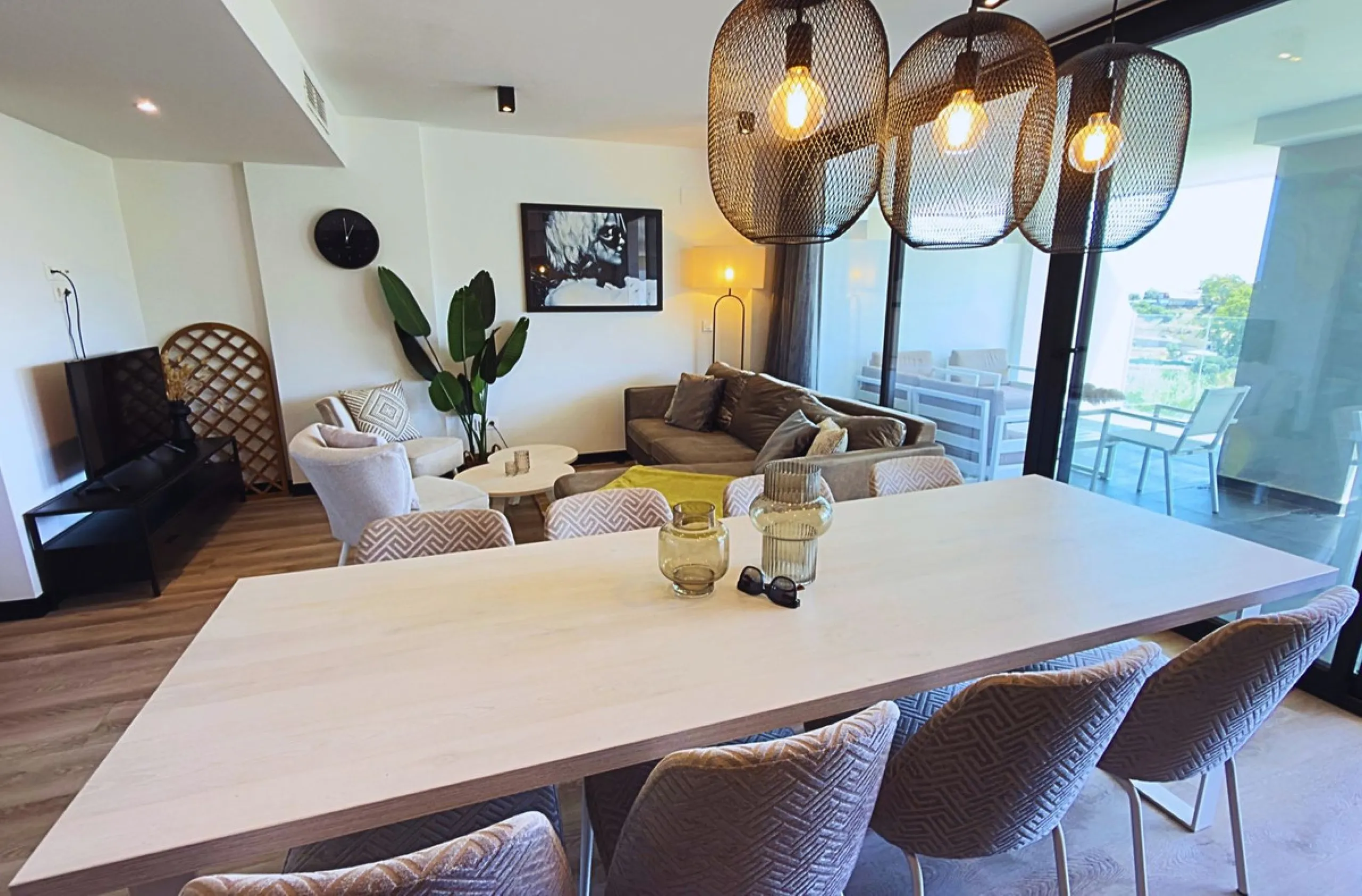 Apartment - Middle Floor Apartment в продаже в Mijas, Málaga. В доме 4 спален и 2 ванных комнат. Площадь дома 80 м²