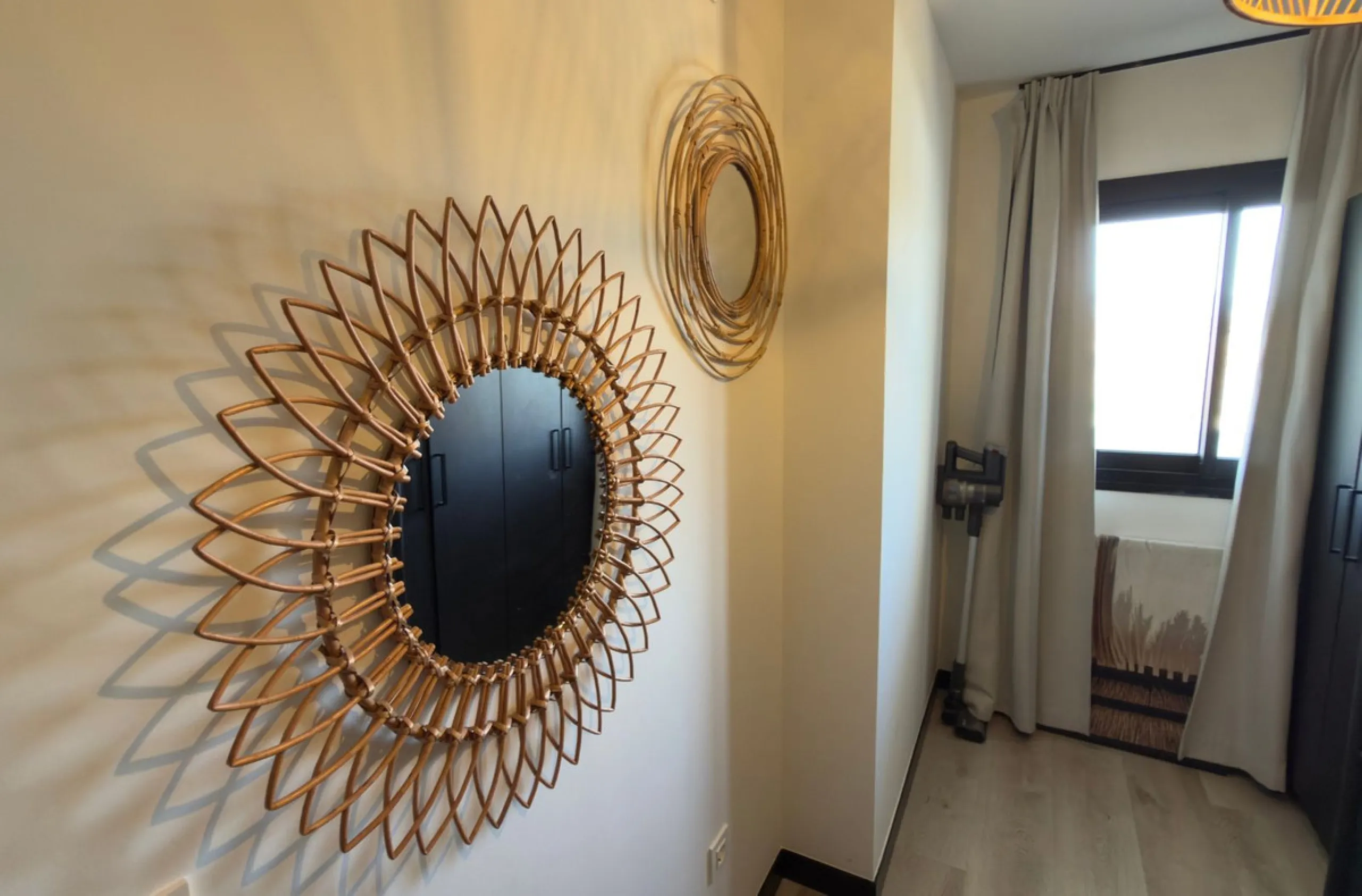 Apartment - Middle Floor Apartment в продаже в Mijas, Málaga. В доме 4 спален и 2 ванных комнат. Площадь дома 80 м²
