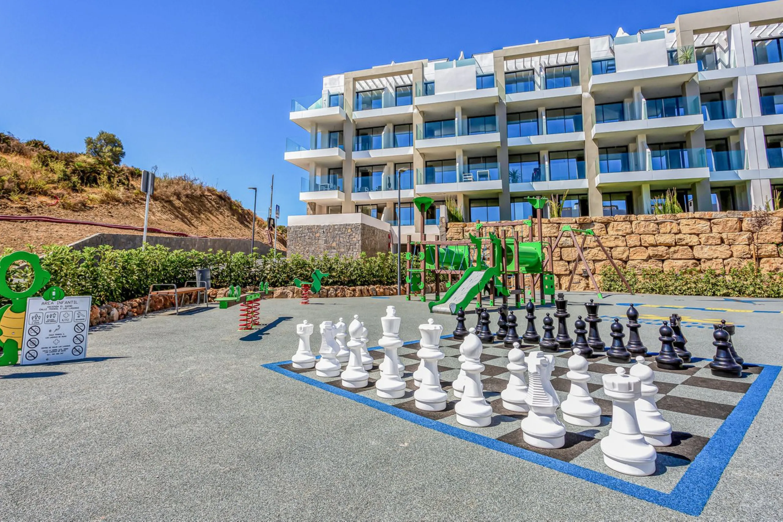 Apartment - Middle Floor Apartment в продаже в Mijas, Málaga. В доме 4 спален и 2 ванных комнат. Площадь дома 80 м²