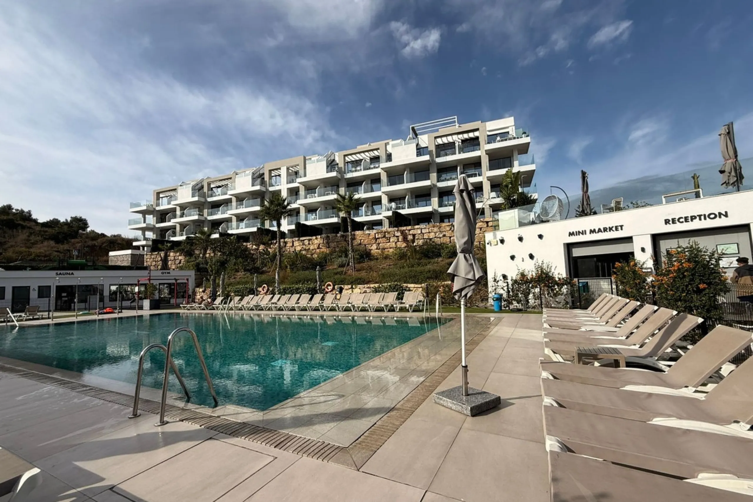 Apartment - Middle Floor Apartment в продаже в Mijas, Málaga. В доме 4 спален и 2 ванных комнат. Площадь дома 80 м²