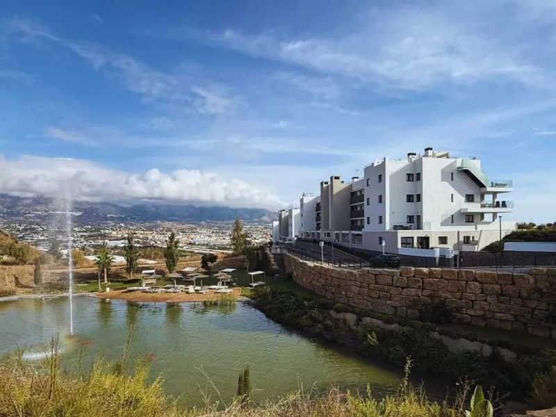 Apartment - Middle Floor Apartment в продаже в Mijas, Málaga. В доме 4 спален и 2 ванных комнат. Площадь дома 80 м²