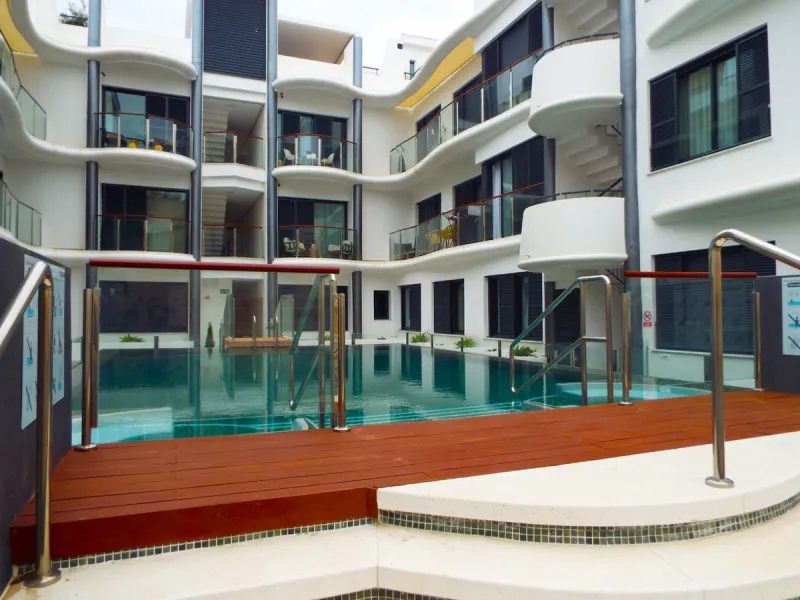 Beautiful and charming apartment for sale in the centre of Estepona, located just a few metres from the iconic La Rada beach, in one of the most sought-after and privileged areas of the town.
