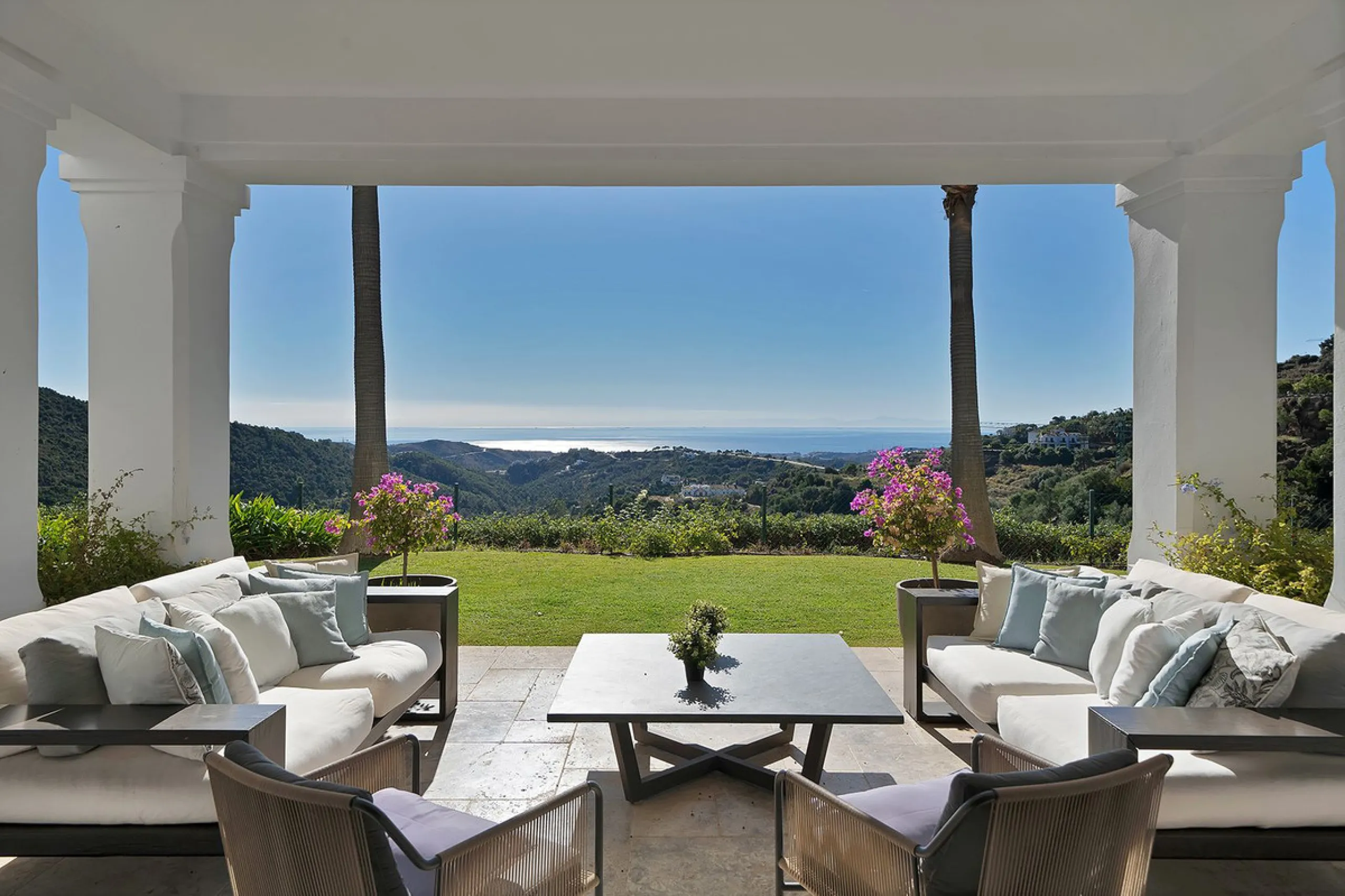 A stunning 5 bedroom Andalusían-inspired villa with panoramic sea and mountain views, Monte Mayor, Benahavís