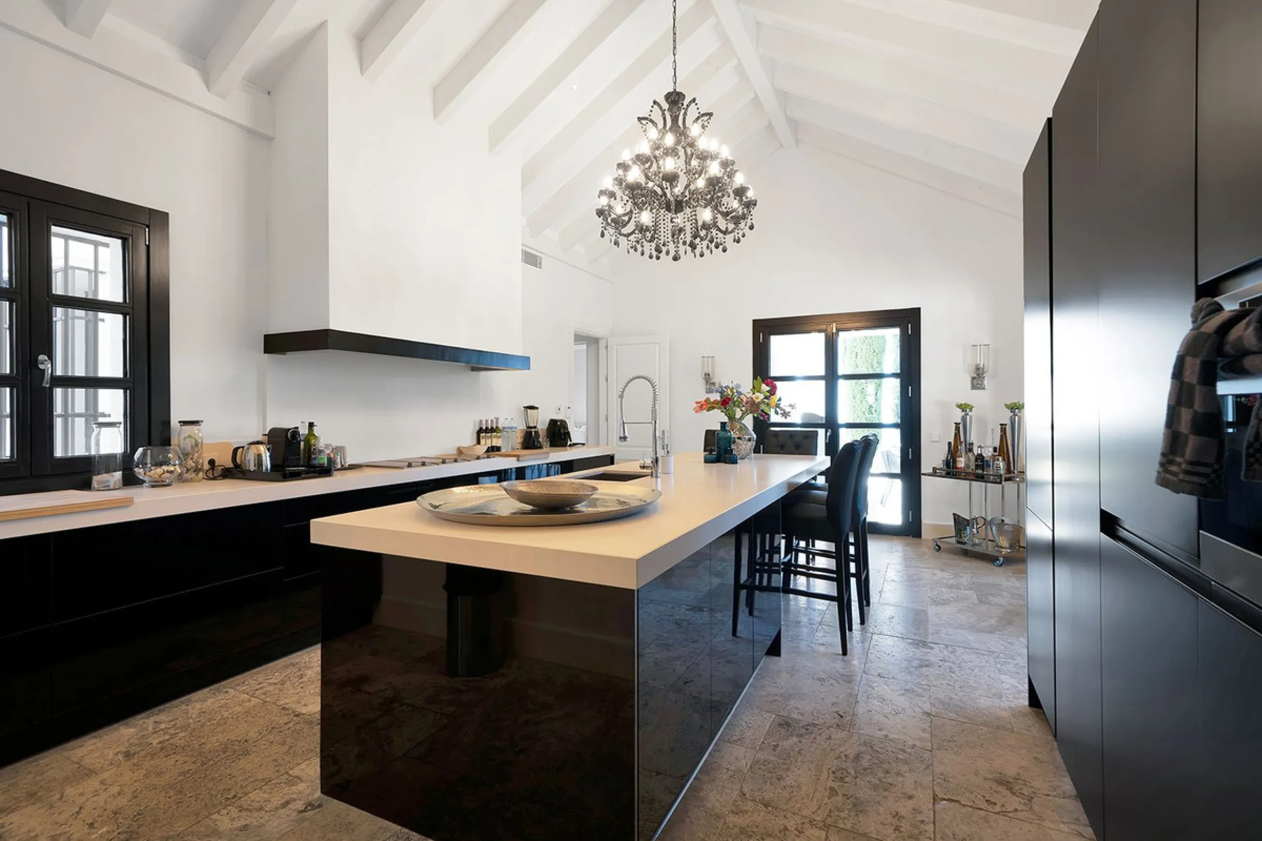 A stunning 5 bedroom Andalusían-inspired villa with panoramic sea and mountain views, Monte Mayor, Benahavís