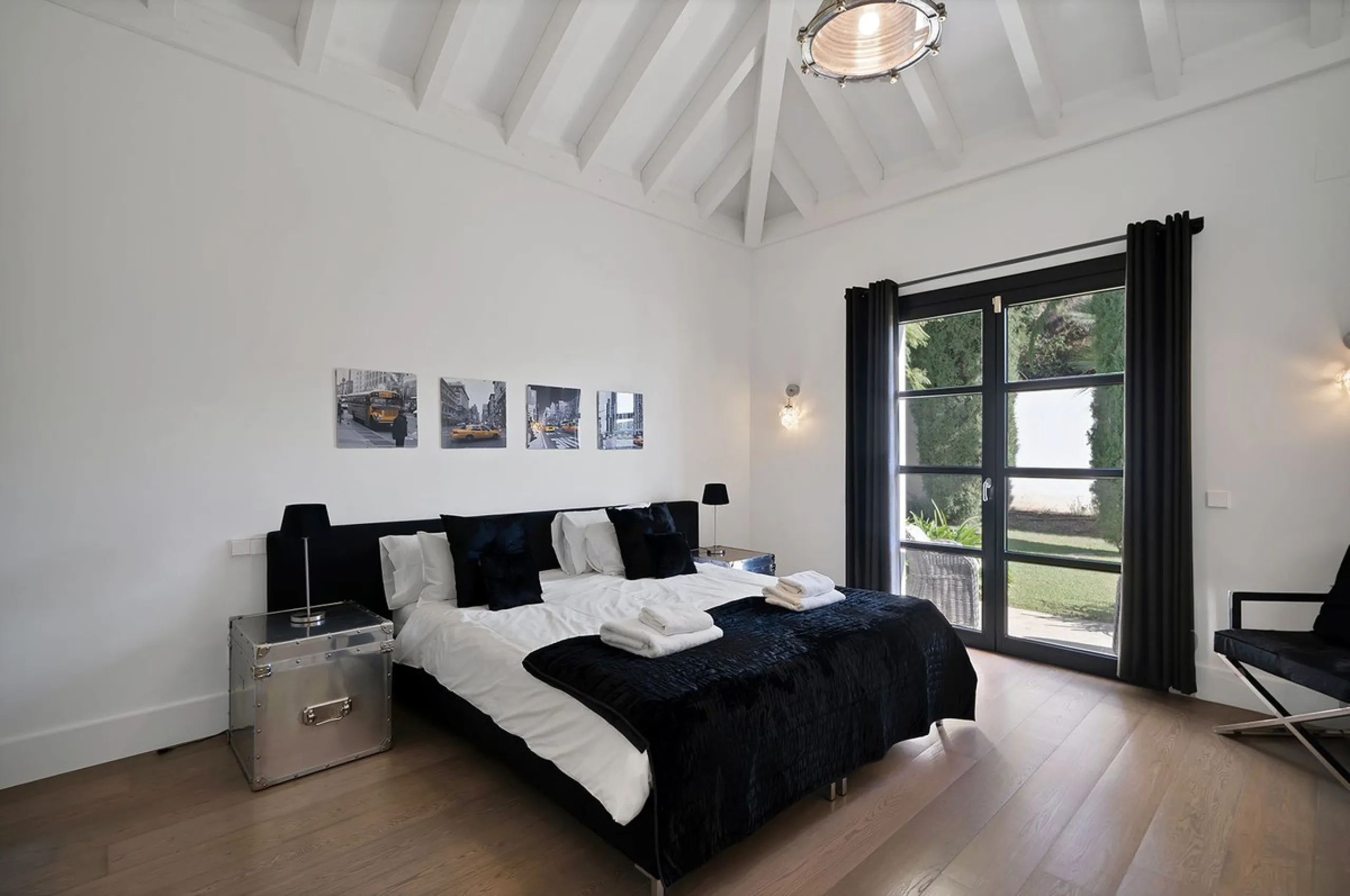 A stunning 5 bedroom Andalusían-inspired villa with panoramic sea and mountain views, Monte Mayor, Benahavís