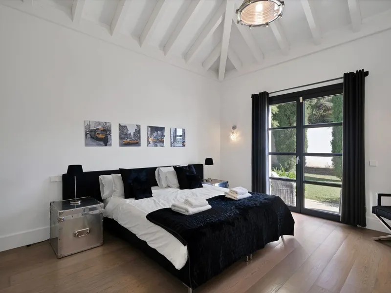 A stunning 5 bedroom Andalusían-inspired villa with panoramic sea and mountain views, Monte Mayor, Benahavís