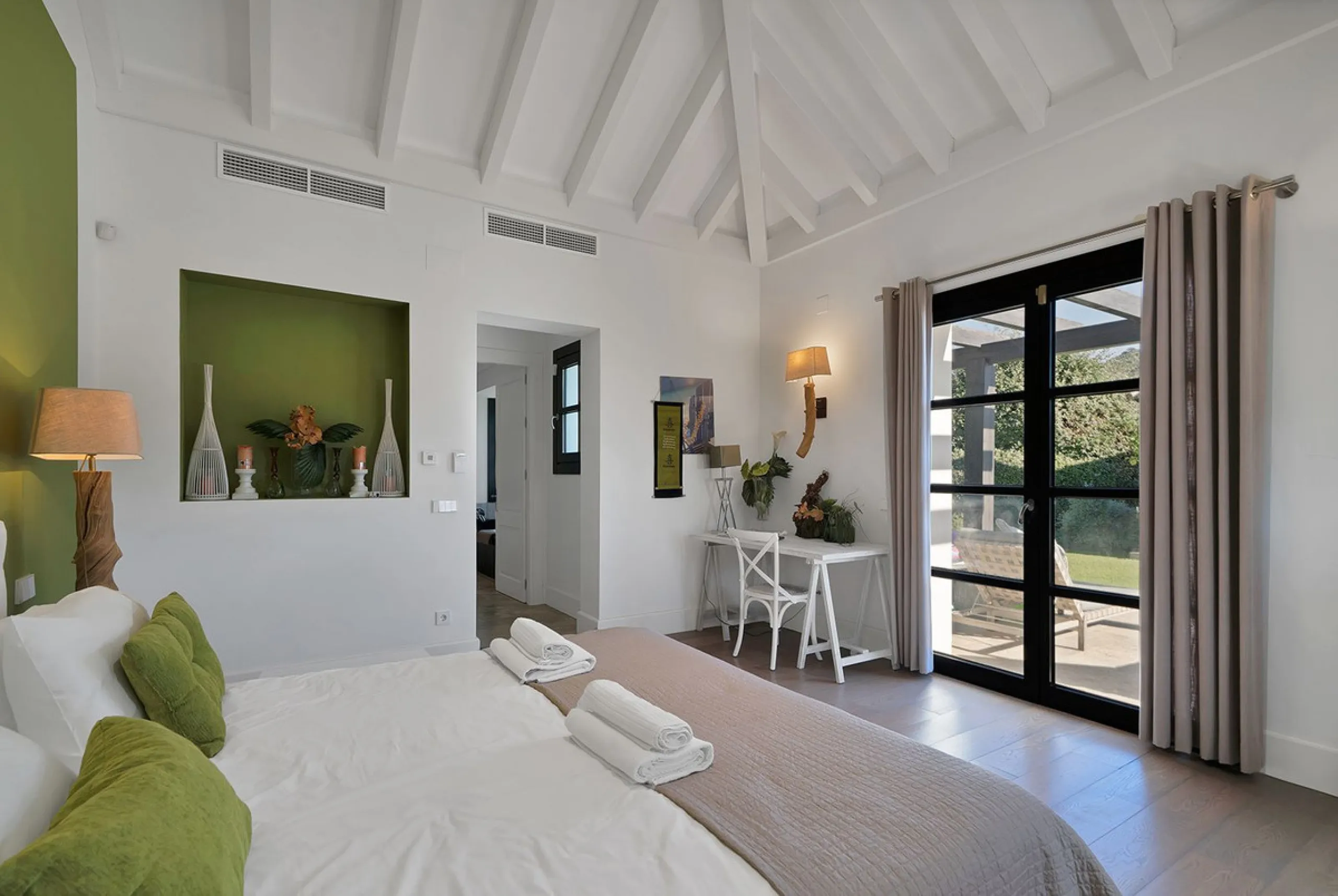 A stunning 5 bedroom Andalusían-inspired villa with panoramic sea and mountain views, Monte Mayor, Benahavís