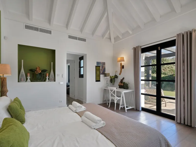 A stunning 5 bedroom Andalusían-inspired villa with panoramic sea and mountain views, Monte Mayor, Benahavís