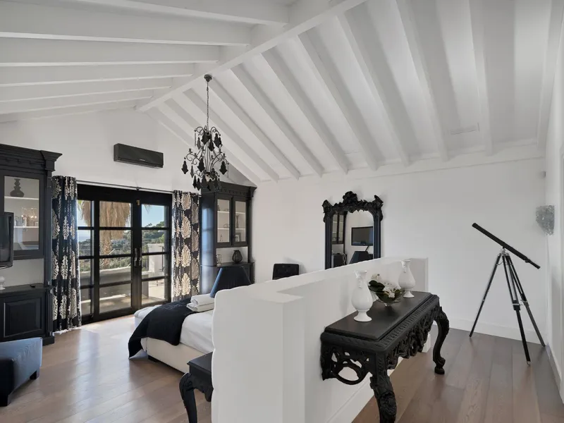 A stunning 5 bedroom Andalusían-inspired villa with panoramic sea and mountain views, Monte Mayor, Benahavís