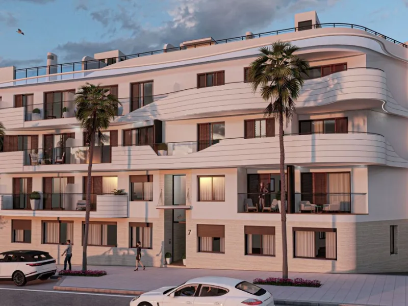 Beautiful and charming apartment for sale in the centre of Estepona, located just a few metres from the iconic La Rada beach, in one of the most sought-after and privileged areas of the town.