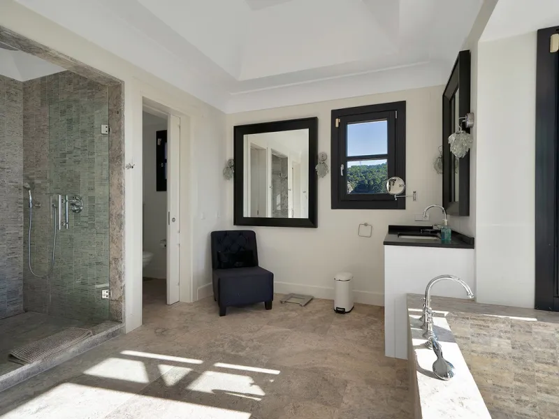 A stunning 5 bedroom Andalusían-inspired villa with panoramic sea and mountain views, Monte Mayor, Benahavís