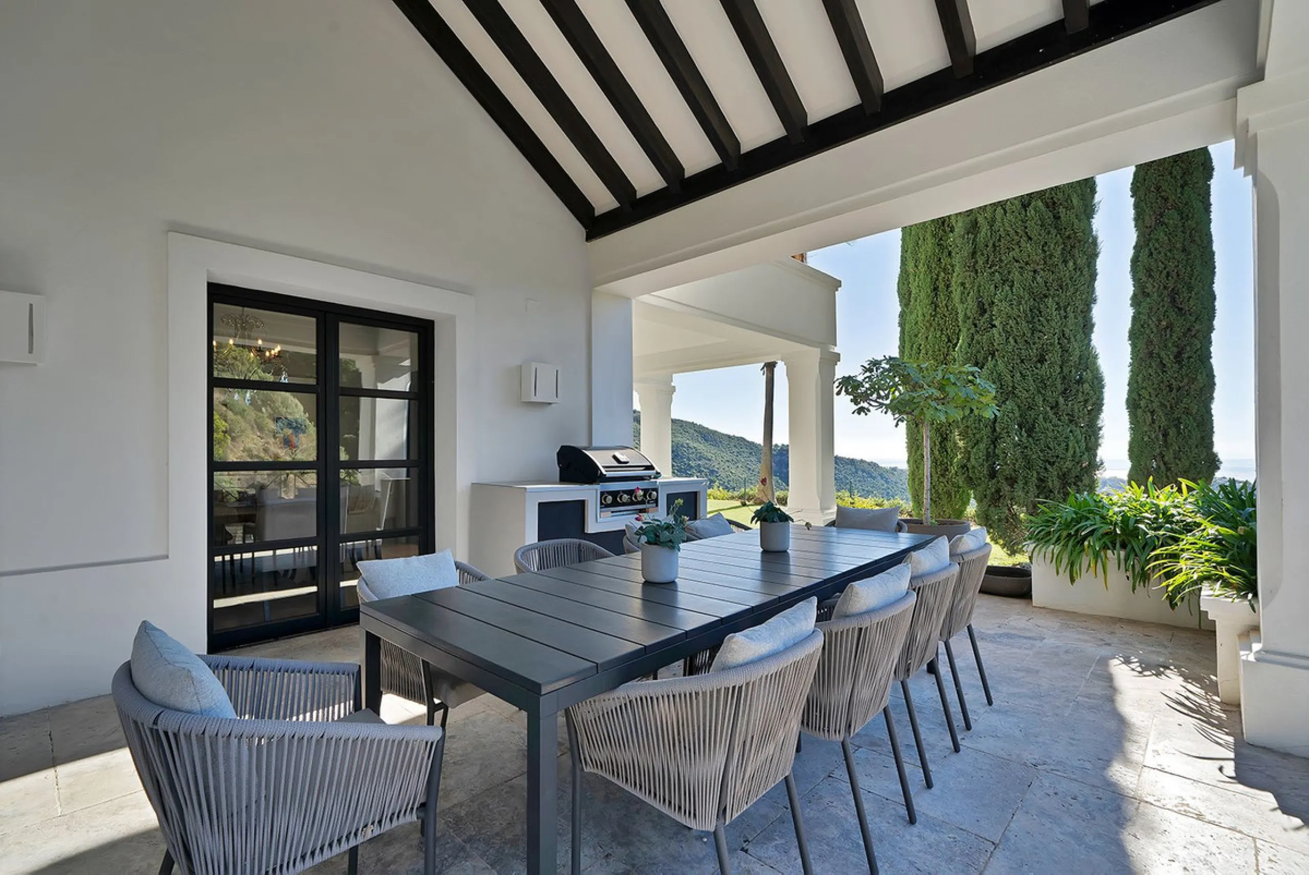 A stunning 5 bedroom Andalusían-inspired villa with panoramic sea and mountain views, Monte Mayor, Benahavís