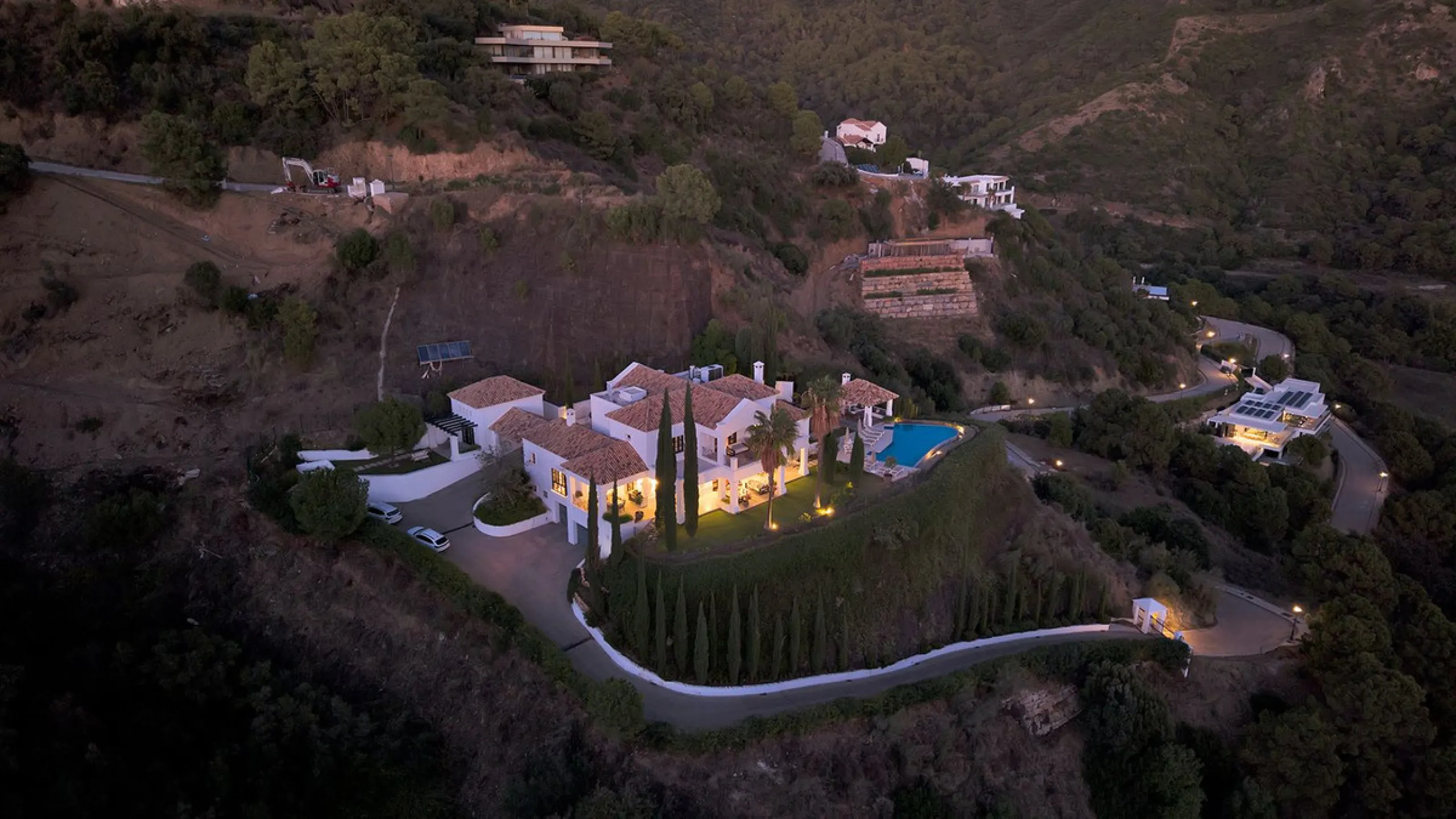 A stunning 5 bedroom Andalusían-inspired villa with panoramic sea and mountain views, Monte Mayor, Benahavís