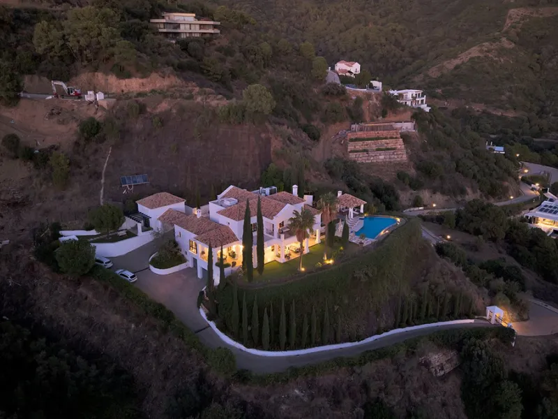 A stunning 5 bedroom Andalusían-inspired villa with panoramic sea and mountain views, Monte Mayor, Benahavís