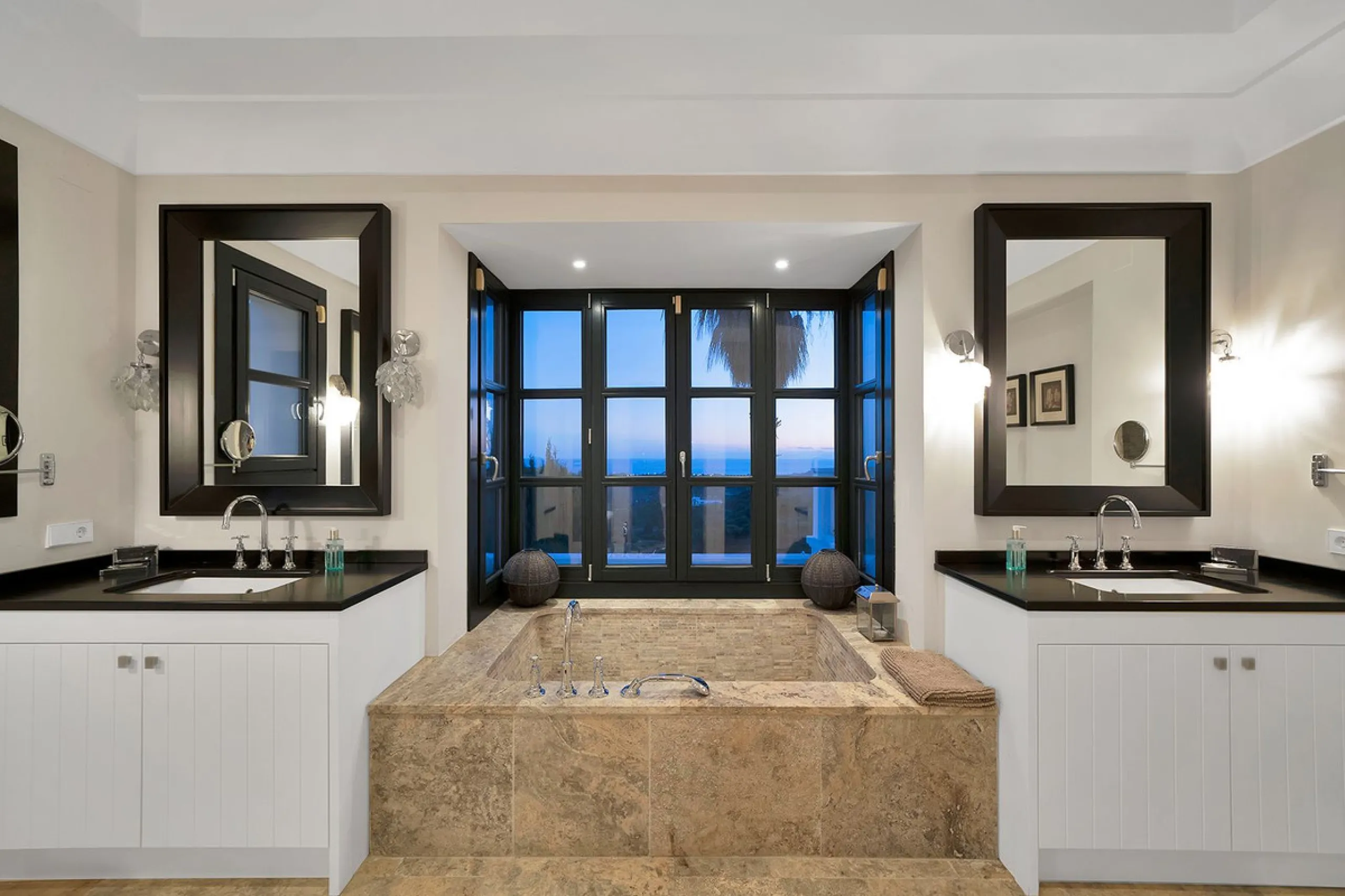 A stunning 5 bedroom Andalusían-inspired villa with panoramic sea and mountain views, Monte Mayor, Benahavís