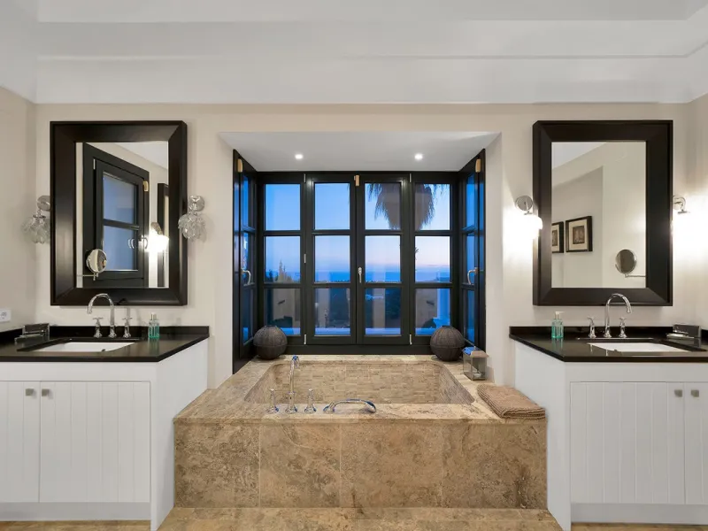 A stunning 5 bedroom Andalusían-inspired villa with panoramic sea and mountain views, Monte Mayor, Benahavís