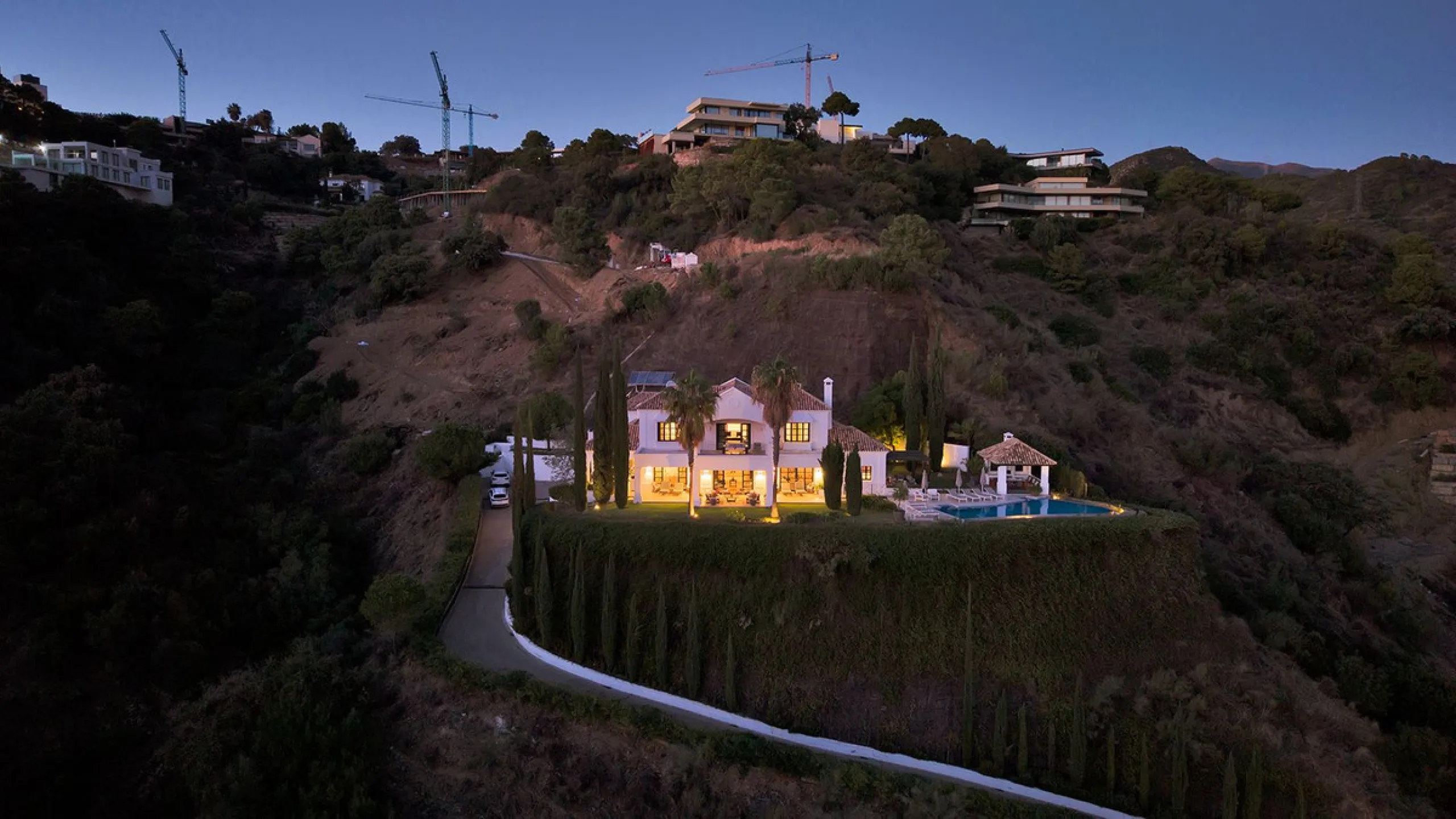A stunning 5 bedroom Andalusían-inspired villa with panoramic sea and mountain views, Monte Mayor, Benahavís