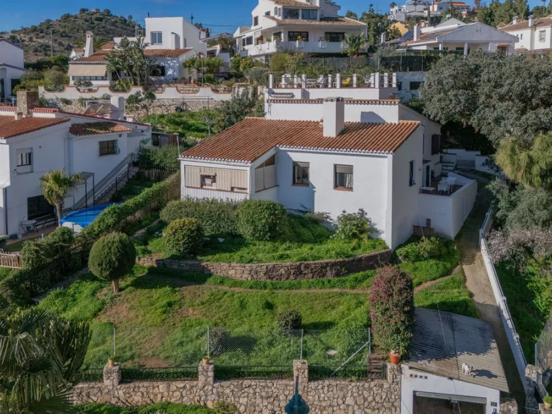Exclusive Villa Renovation Opportunity in El Atabal, Puerto de la Torre – Málaga