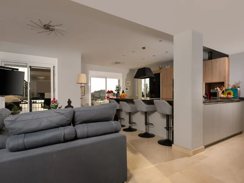 Apartment - Middle Floor Apartment в продаже в Benahavís, Málaga. В доме 3 спален и 2 ванных комнат. Площадь дома 174 м²